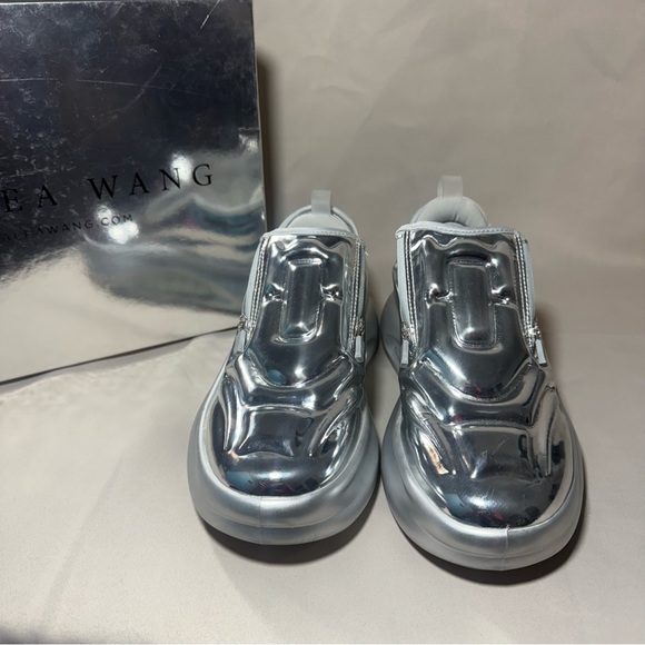 Azalea Wang Francille Chrome Silver Futuristic Sneakers NEW sz: 9 - Picture 3 of 8